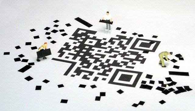 qr code, barcode, miniature figures
